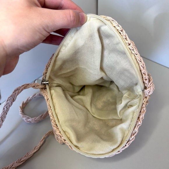 Straw type small boho style purse - Picture 3 of 3